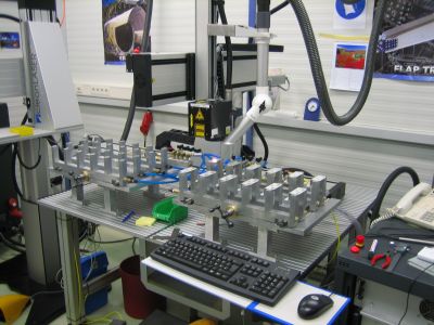 Équipement laser automatisé Aéronautique sur pièces métalliques